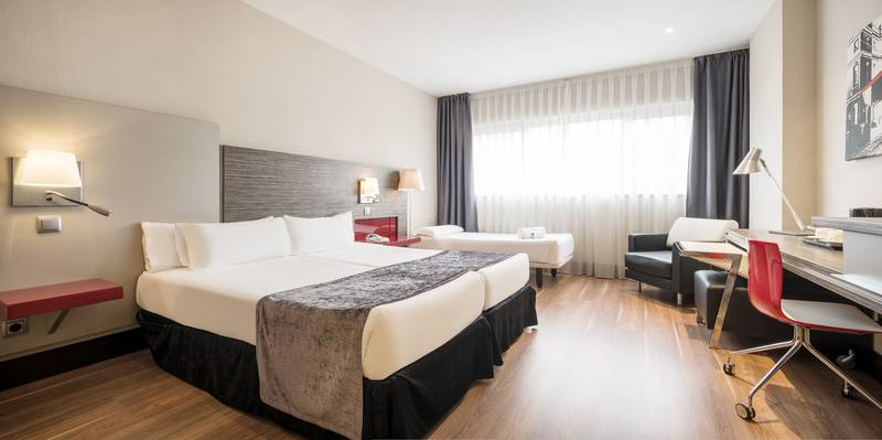 Hotel ILUNION Barcelona Barcellona